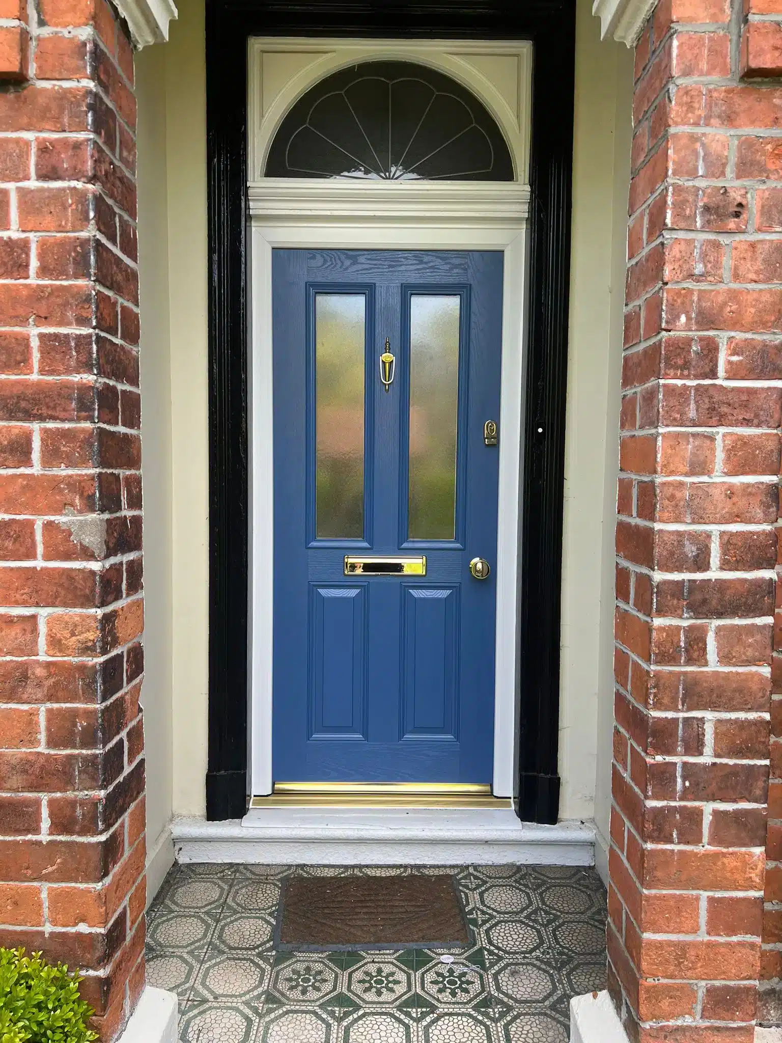 Composite door with decorative glass options